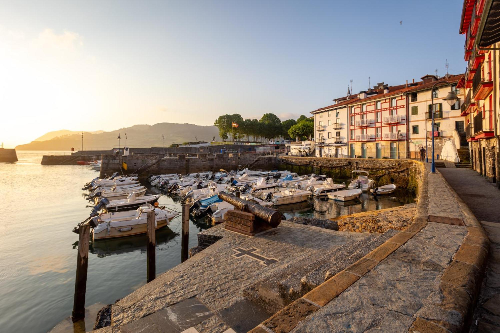 Apartamentos&Spa Mundaka Port Екстериор снимка